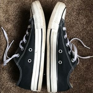 Converse black